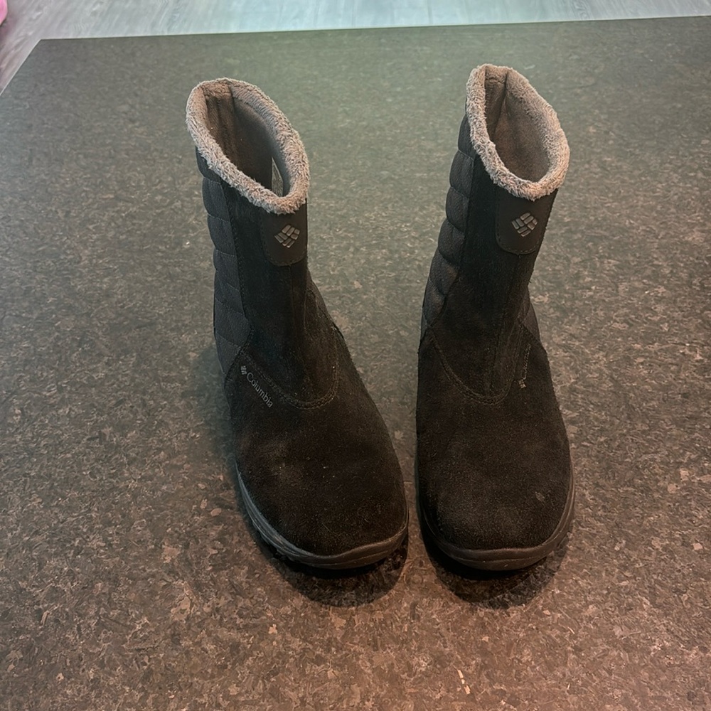 LADIES COLUMBIA WINTER BOOTS